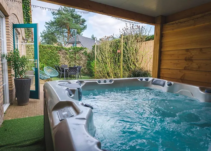 Luxe Veluws Vakantiehuis met JACUZZI