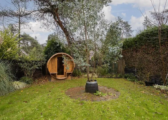 Welkom in ons huisje in het bos met prive sauna